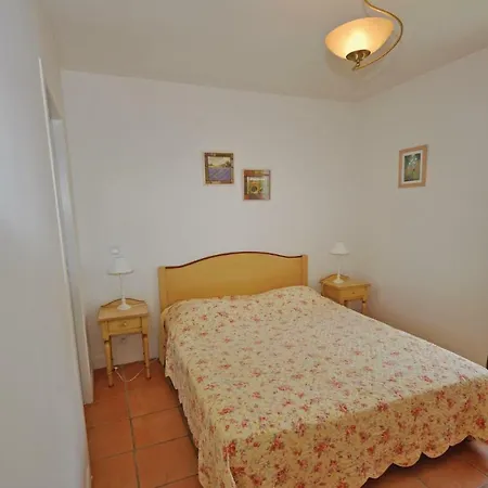Lovely In With Kitchen Holiday home