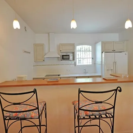 Lovely In With Kitchen Holiday home *