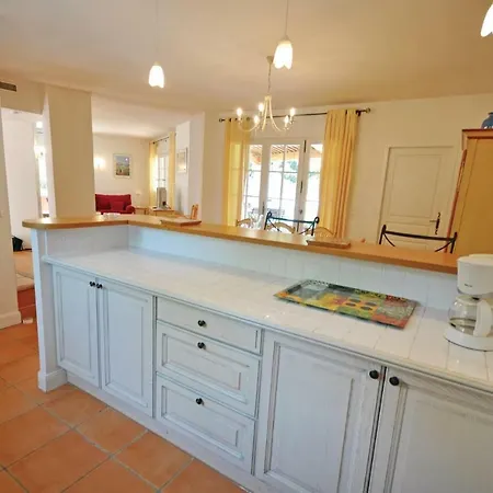 Lovely In With Kitchen Holiday home